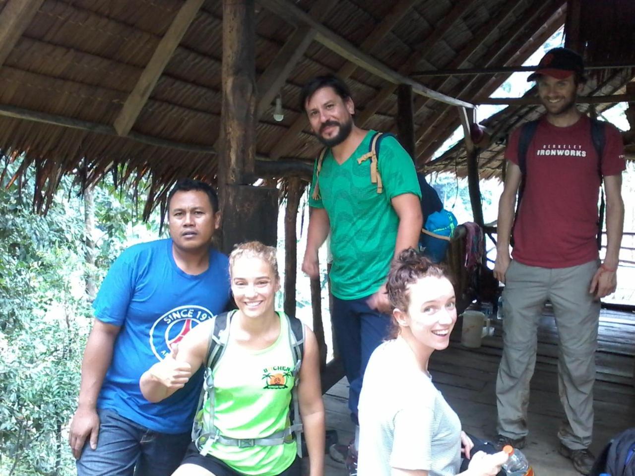 Orangutantreksumatra & Lovely Jungle Lodge Only Book If You Are Treking With Us Bukit Lawang Habitación foto